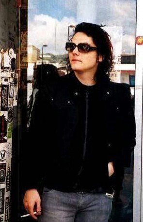 nxtckay's tweet image. New Revenge era Gerard!

- RP/SV
- Kinda taken/made for someone ?
- But friendly and stuff
- So hi
- Descriptive
- 18+

RT for me?
