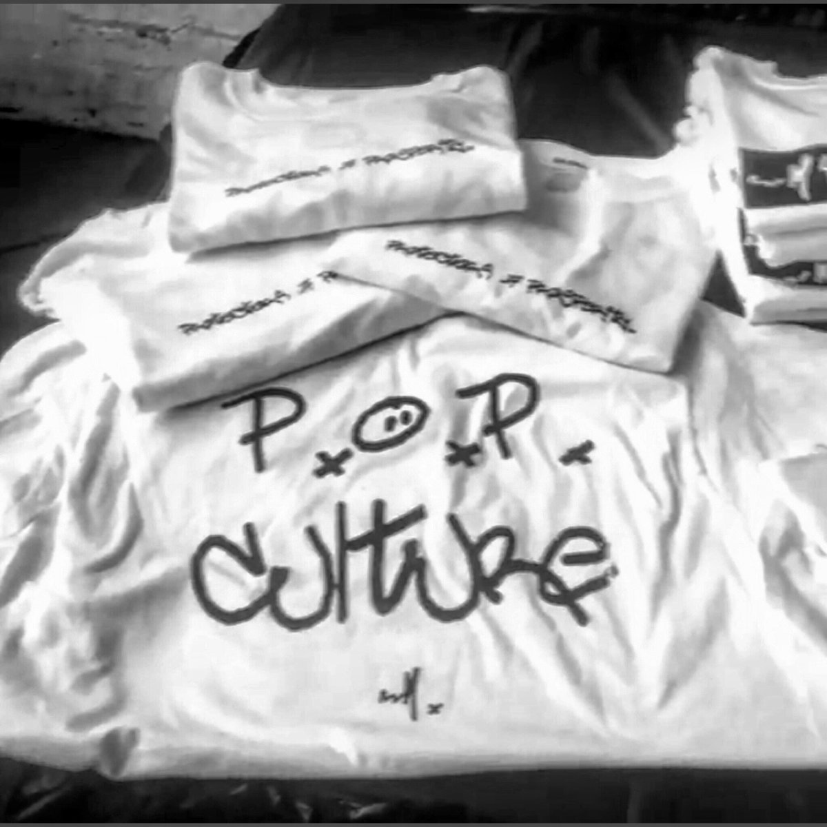 MNRTYCLOTHING's tweet photo. #POPCulture tee going on the site. Order yours today! Be a #ProtectorOfProsperity. https://t.co/XPwQCZuPU0