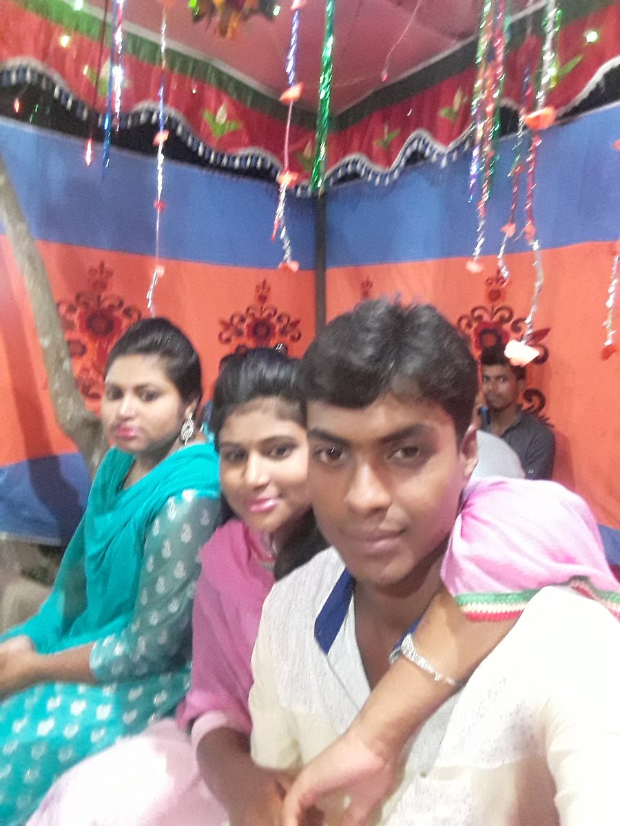 jit_sikder's tweet photo. Enjoyable time with sisters https://t.co/Tq4cK74pyC