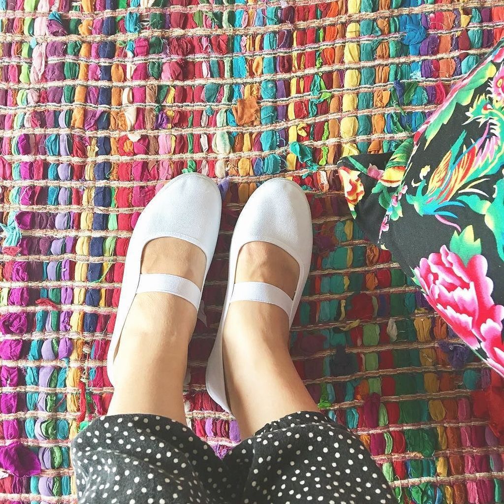 madeinmimo's tweet photo. every little Chinese girl in the 80s has a pair of these shoes. #shoes #childhoodmemories … https://t.co/SpN9zoCCMk https://t.co/ZtCWGqDYE1