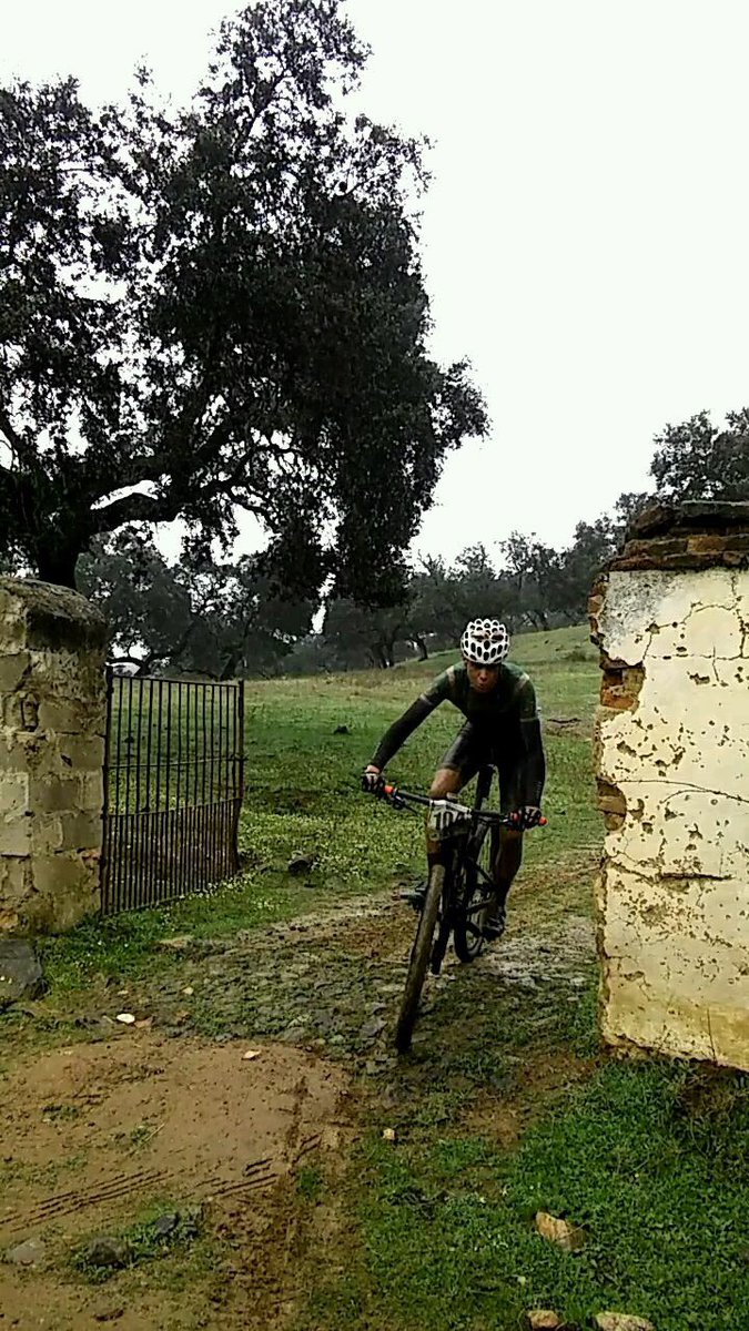 jose_alkala's tweet photo. Buen día pasamos el domingo en la maratón MTB de Jerez de los Caballeros!! 😉 https://t.co/HznoeLyVCi