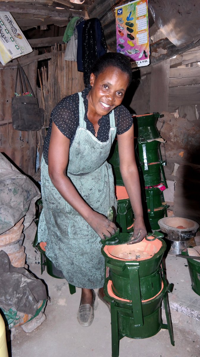 PA_EastAfrica's tweet photo. RT if you support the empowerment of women through energy #IWD2017 #WEEWORKS @PracticalAction @SolucionesP https://t.co/3xRjEwih0u