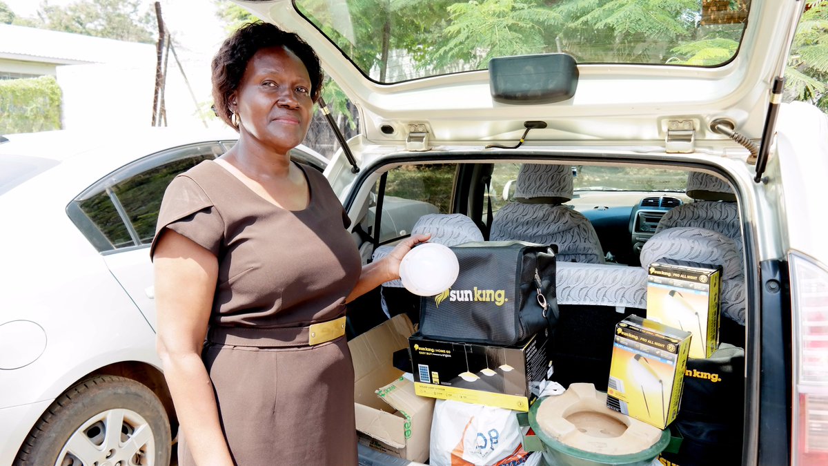 PA_EastAfrica's tweet photo. RT if you support the empowerment of women through energy #IWD2017 #WEEWORKS @PracticalAction @SolucionesP https://t.co/3xRjEwih0u
