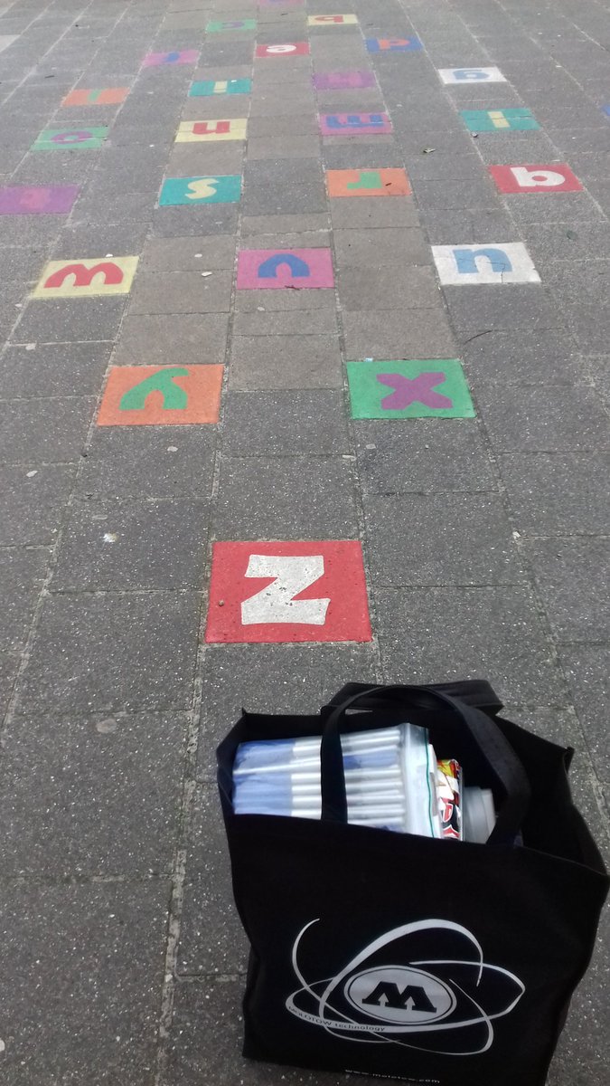 Stoly's tweet image. The first workshop with #TeamBlazin at Hendriks School. @deAlliantie @NieuwWest @struikbuurt1 #StreetArt #calligraffiti  @StrArtMuseumAms