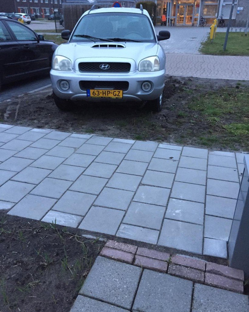 patrickheidot's tweet photo. #asoparking #bijhetzwembad #klazienaveen https://t.co/uXhPhwpm7u https://t.co/GvxDxNasKd