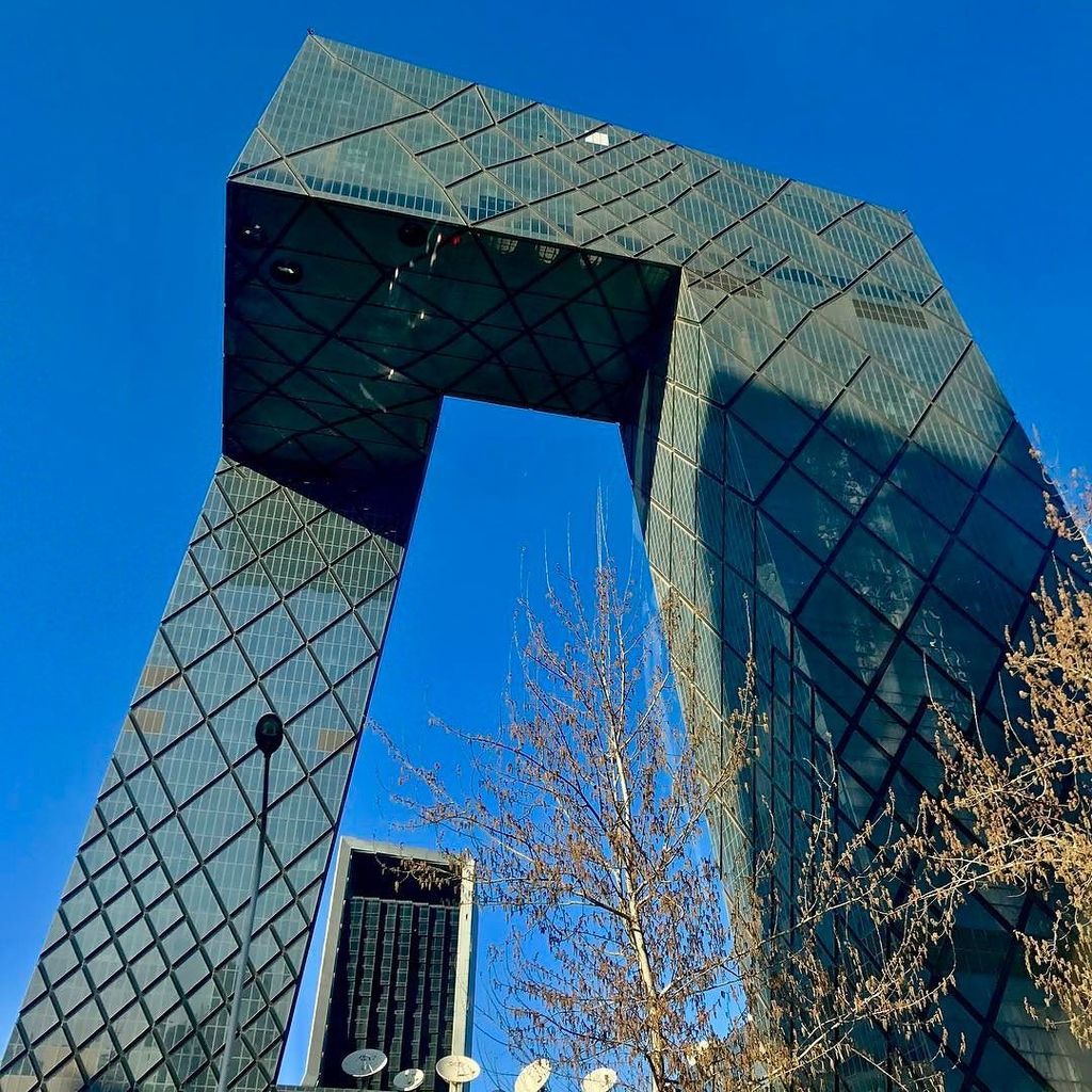 rukmankan's tweet photo. The #cctvbuilding in Beijing. The structural design was done by Sri Lankan architect @ceci… https://t.co/uSlLgH27Ka https://t.co/yvGUqIs9xw