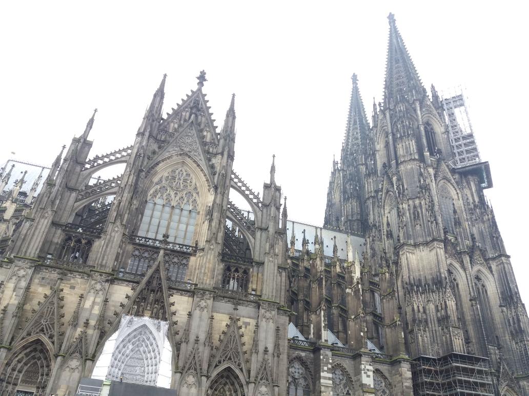 Karaman9911's tweet photo. Der #Kölner Dom in einer Colt Stadt mit dem #ColtIQNetwork #smartcity ... auf zu @vatmDE https://t.co/ESXI3PH2XZ