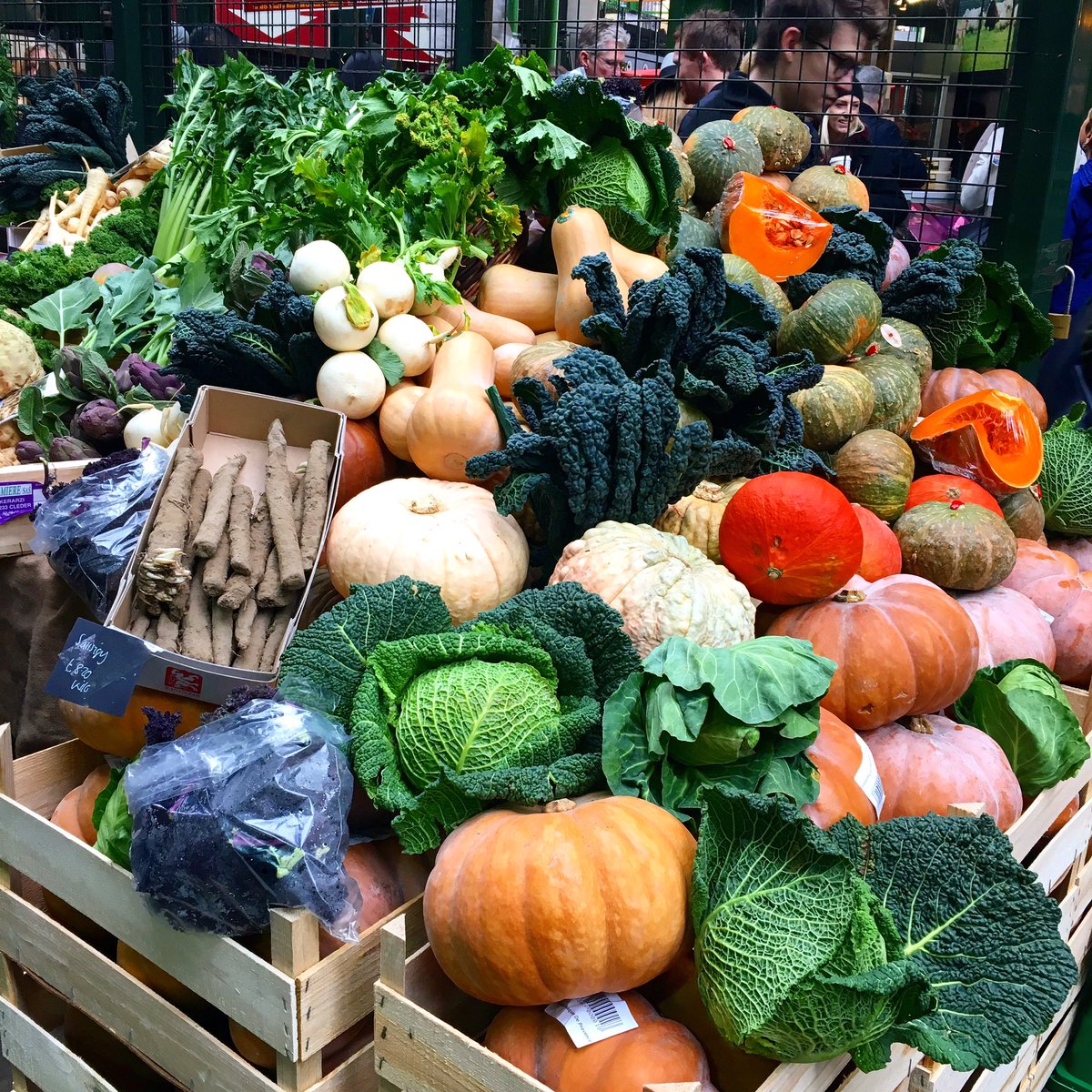 perfectpestogd's tweet photo. Recipe inspiration at @boroughmarket on Saturday ๐ #Vegetables #Fresh #Inspiration #PerfectPestoGD https://t.co/kmZj6Uri4l