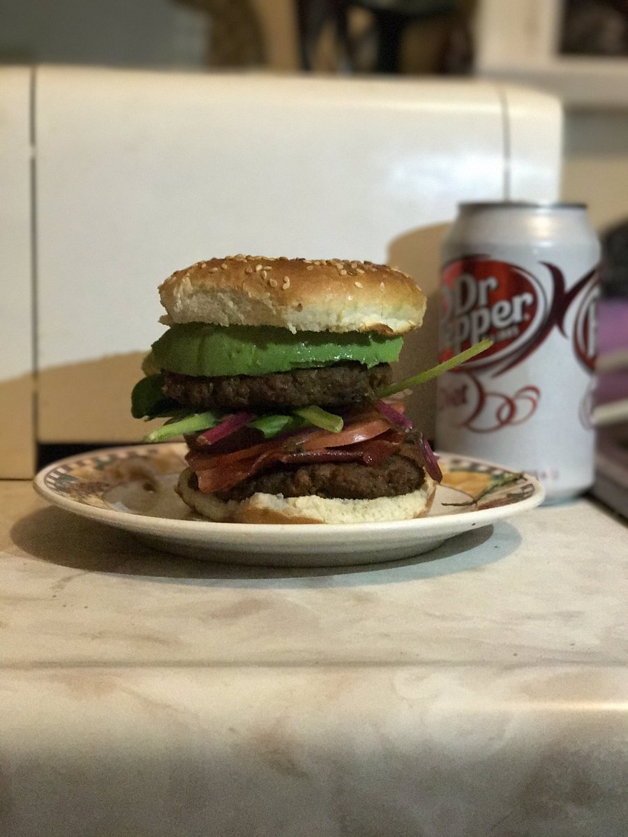 angel_edgarr's tweet photo. You know your boy had to get down #chefedgar with the shot boy 🔥 https://t.co/W2feD4Dazs