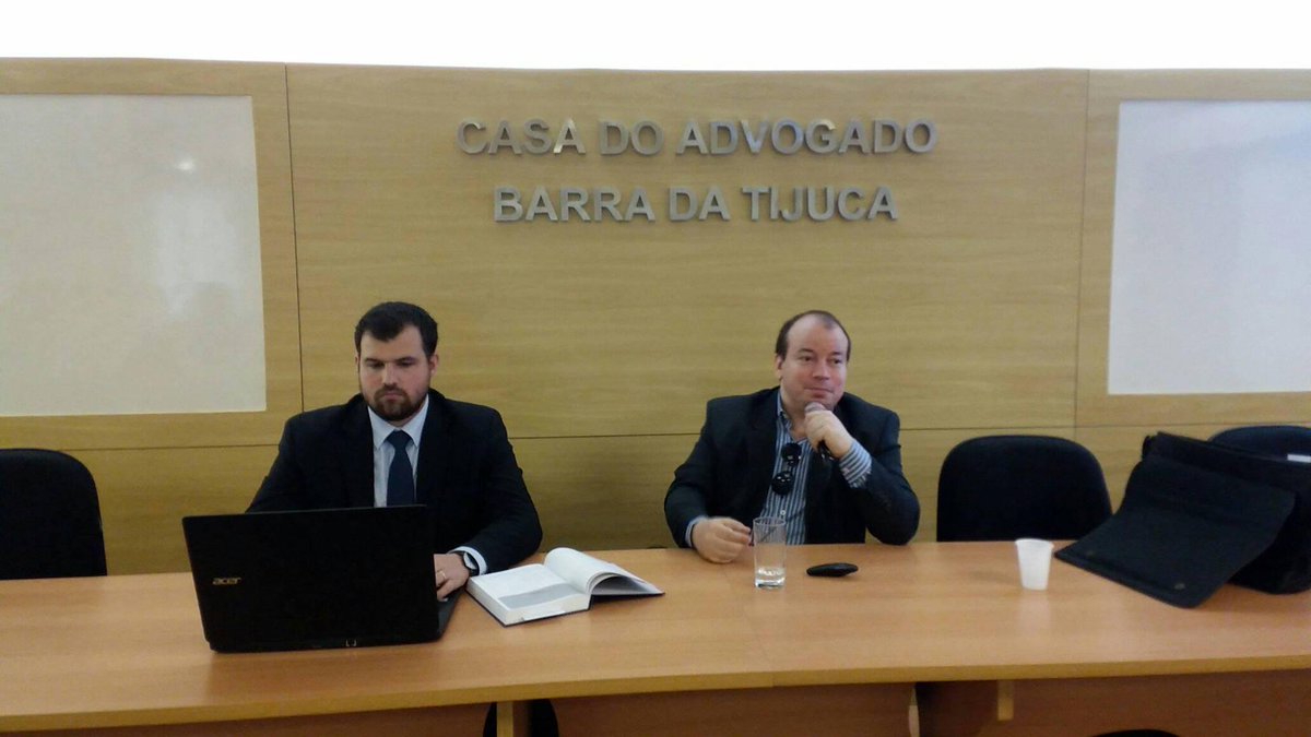 AndreLJunq's tweet photo. Mais uma turma do curso de #Advocacia #Condominial na #ESA da OAB-BARRA ao lado de Carlos Gabriel Feijó de Lima. #AndreLuizJunqueira https://t.co/UHf9ABSFcl