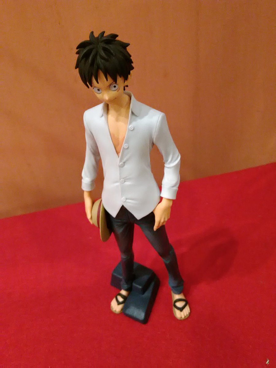 ラウンドワン横浜戸塚店 フィギア情報 Onepiece Best Jeanist フィギュア の ルフィ が登場しました いつものルフィとは違い 白シャツとジーンズというシンプルな格好 ルフィのかっこよさが滲み出ています ラウンドワン ラウワン