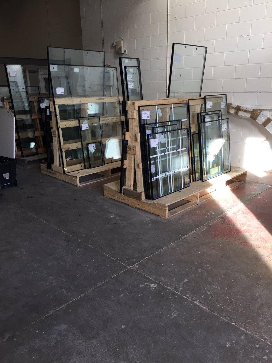 sptradeframes's tweet image. Glad glass skip has arrived and all scrap glass gone