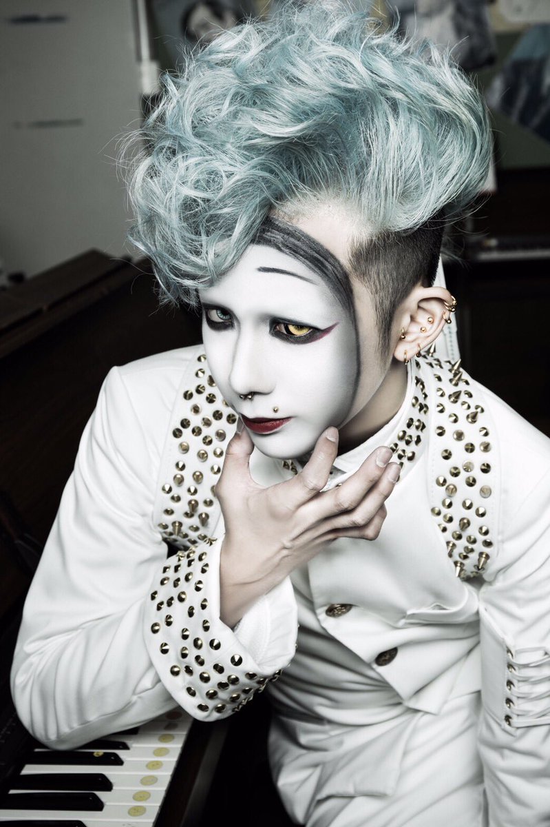 キズ are Vo:来夢 @Kizu_LiME Gt:reiki @Kizu_reiki Ba:ユエ @Kizu_yue