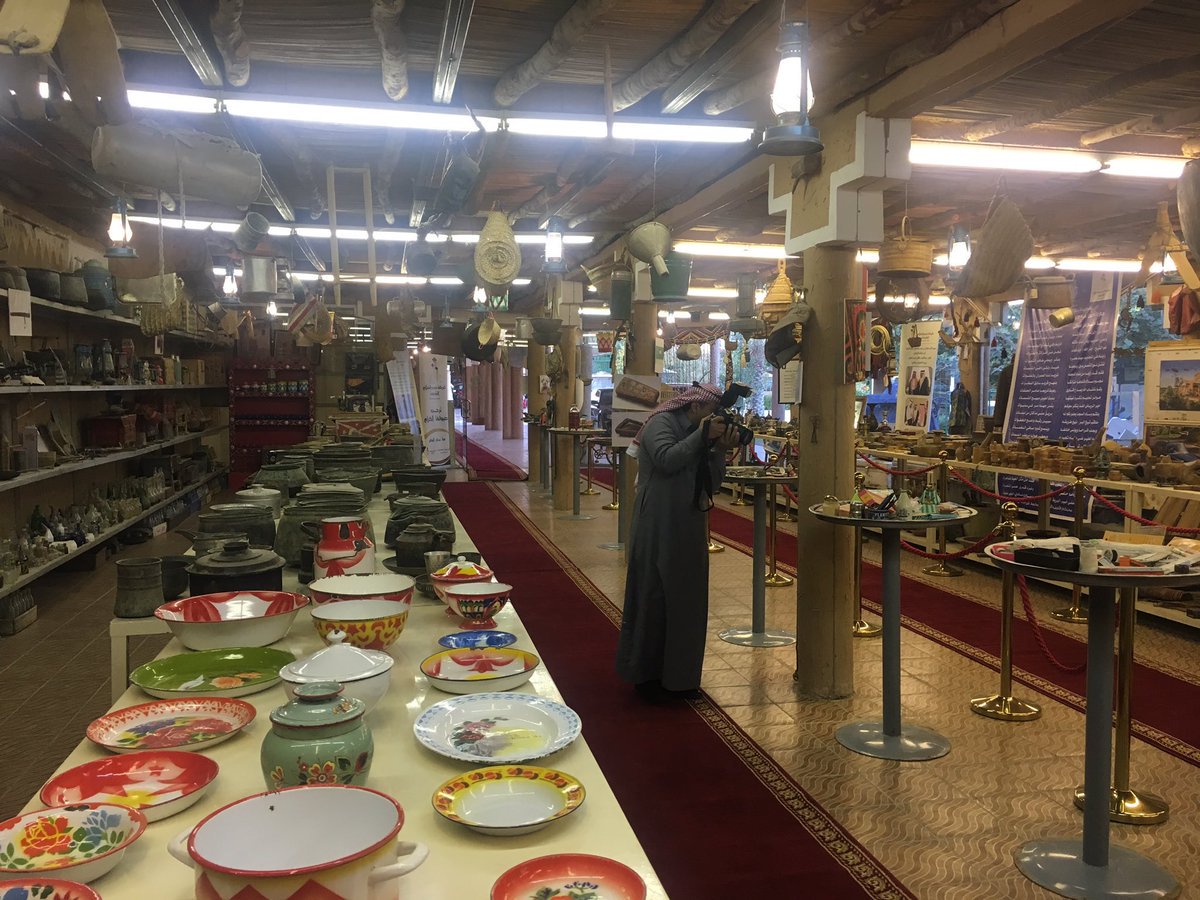 قالوا عن متحف العضيب:

كل شئ في مكانه الصحيح..وكل قطعة تمسك بها تحكي لك حكاية لا تنسى