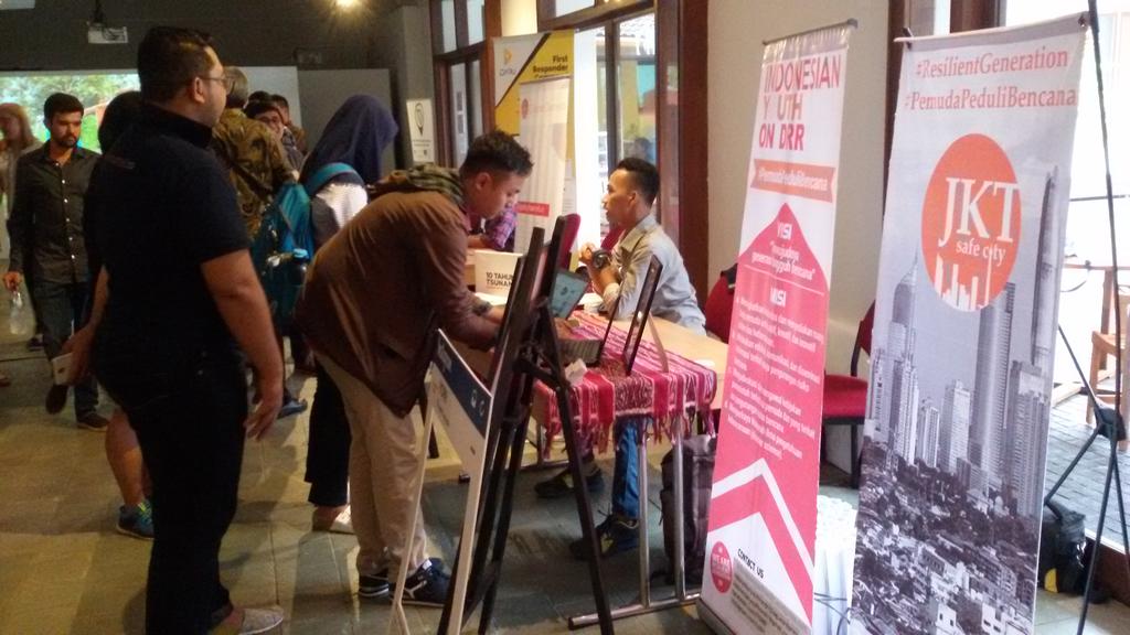 Sore ini kami di Goethe bersama <a href="/IYDRR/">IndonesianYouthonDRR</a> <a href="/disasterdotco/">Disaster Channel</a> #JKTSafeCity