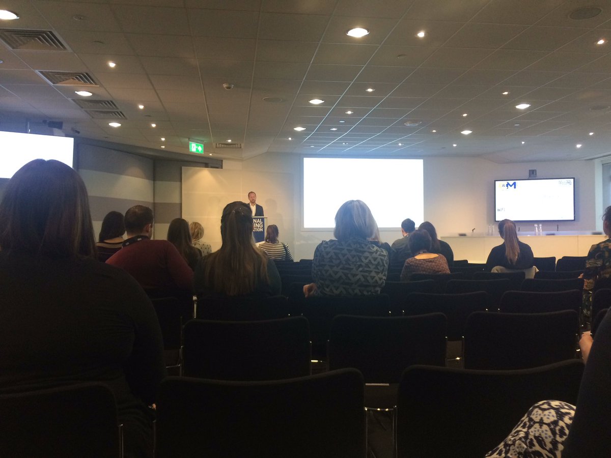 Maili_L's tweet photo. Early birds already started at #NHFComms17 🐦🏠 https://t.co/3NZKg7dyNS