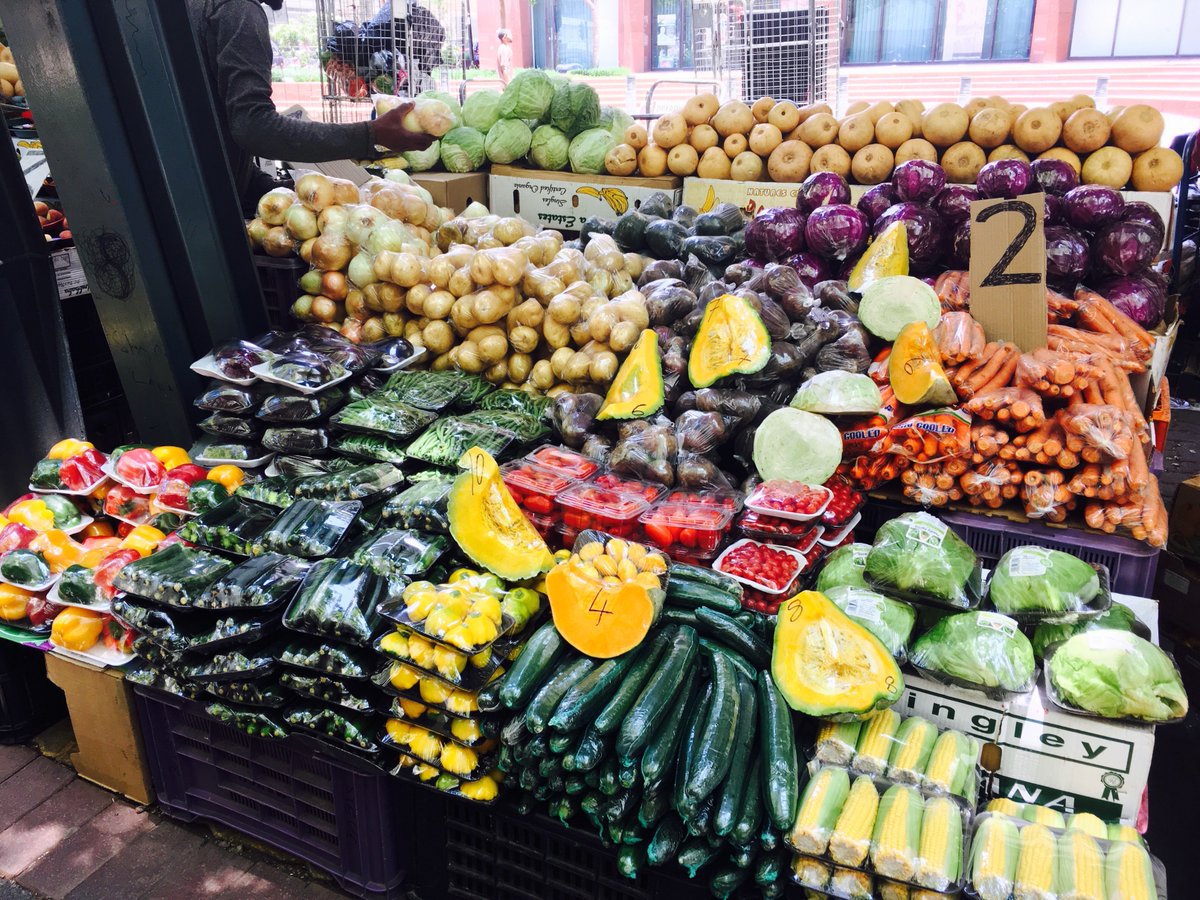 JosineJoburg's tweet photo. #ColourfulJozi Fresh produce trade in Kerk Street https://t.co/0SPPAgKmoH #ExploreJoburg #JoburgInsideOut #JoburgStories https://t.co/Z4b8wNfoKz