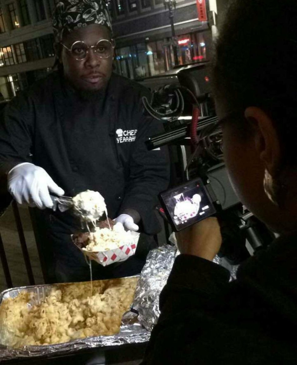 Chefyeah7's tweet photo. Lights camera action Mac &amp; cheesez https://t.co/5RhK7hZRpj
