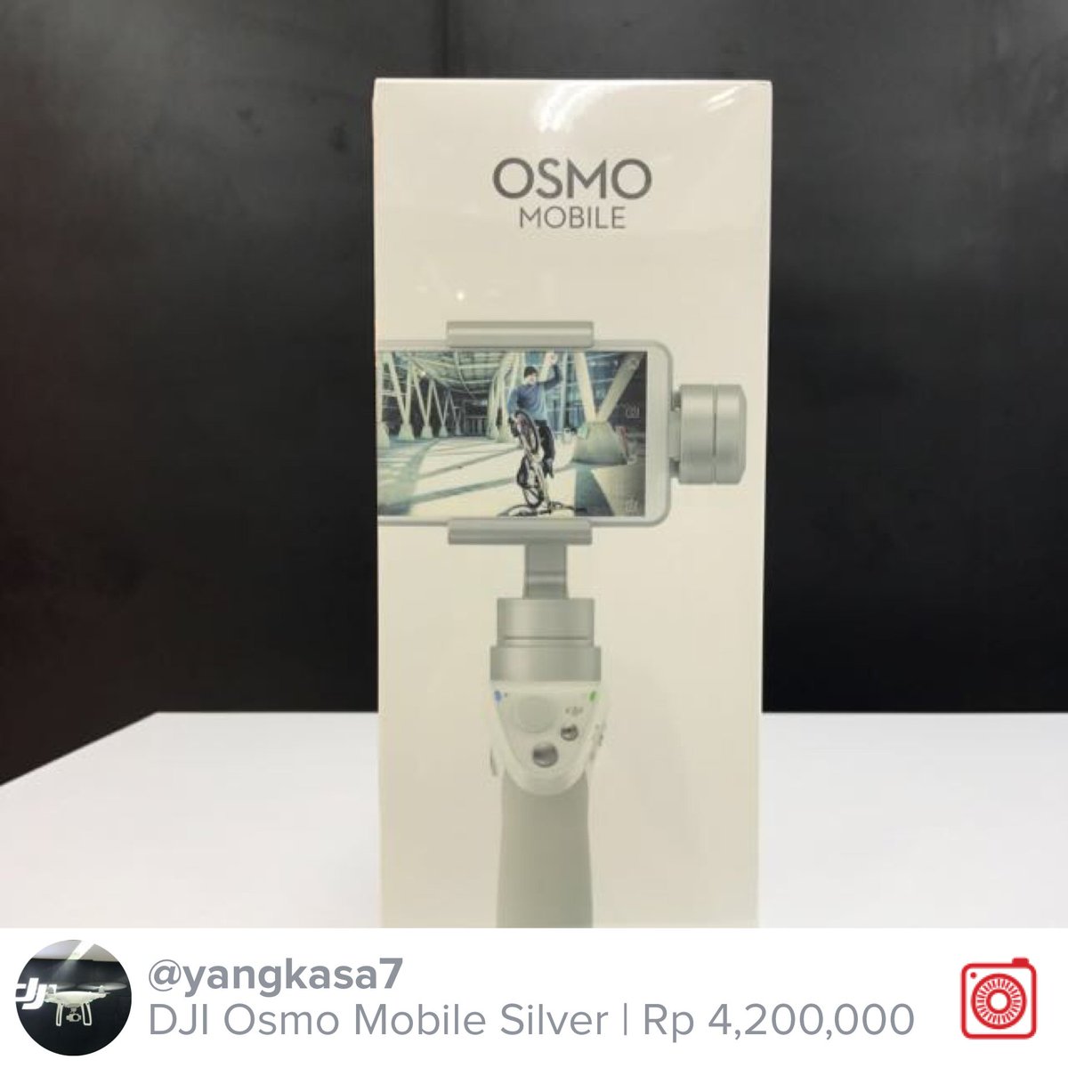 Yangkasa's tweet photo. Selling DJI Osmo Mobile Silver Rp 4,200,000 https://t.co/n91FtOOTkF #carousell @carousell_id https://t.co/pJIz7jyIiA