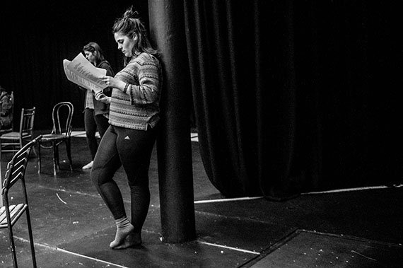 Myfyrwyr Y Drindod Dewi Sant yn perfformio Gwaun Cwm Garw yn Theatr Halliwell. Sioe cyntaf ar 9fed Mawrth! 
bit.ly/2lYByyH