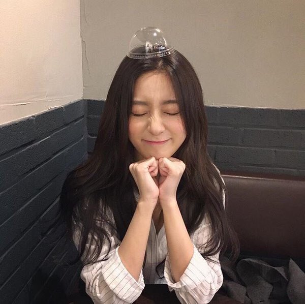 urminah97's tweet photo. @UR_CLSDRP hello i'm kang minah as korean actress wanna join urclosed verify? https://t.co/5cVEDczn2O