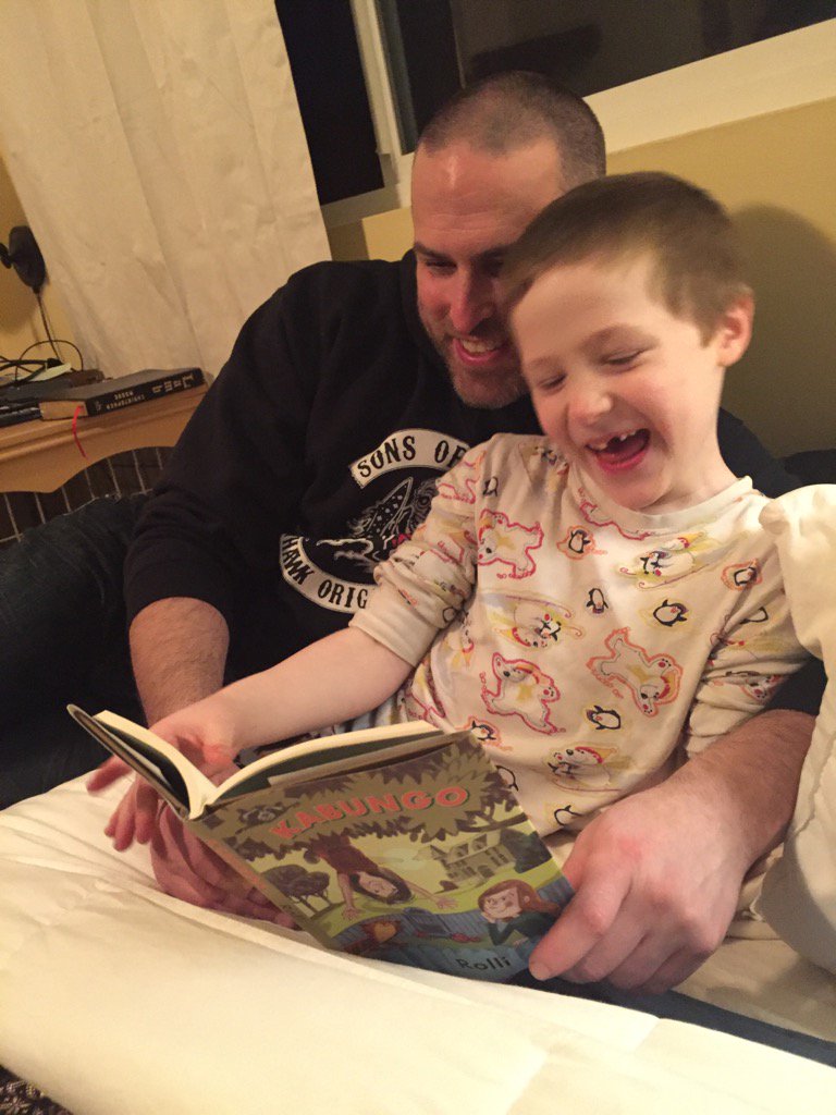 <a href="/rolliwrites/">Rolli</a> <a href="/filina_olga/">Olga Filina</a> Look at the glee!! Thank you for this wonderful book! #kabungo <a href="/GroundwoodBooks/">Groundwood Books</a>