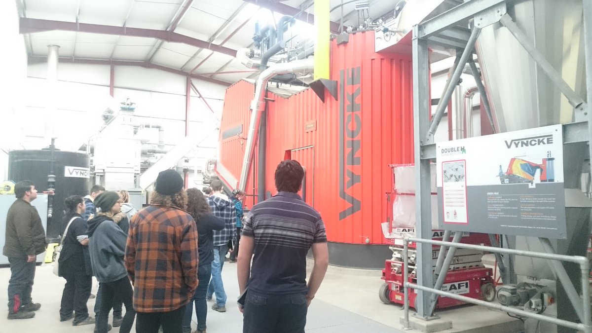 dfancourt1's tweet photo. Great visit to @DoubleHuk today with Level 3 Hort students from @Sparsholt_Coll. Vital industry knowledge on horticultural production gained https://t.co/W9mgzUL0CT