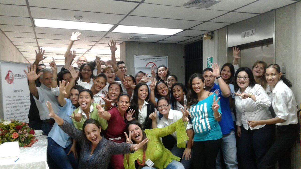 gentesconsultor's tweet photo. Agradecidos con esta grandiosa oportunidad de llevar el Bienestar a sus talentos #Agrolucha #PíldorasDeBienestar https://t.co/PVPgbAseka
