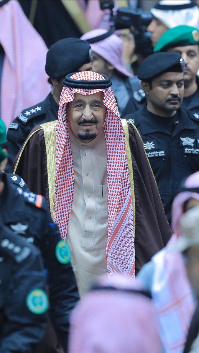 ياسيدي سلمان
شعبك يقولك
أرواحنا 
وأموالنا 
فدوة ٍ لك
وما للعدو 
إلا دروب الندامه
والله يردك للوطن
بالسلامة

#تصويري 
#الملك_سلمان_بحفظ_الله