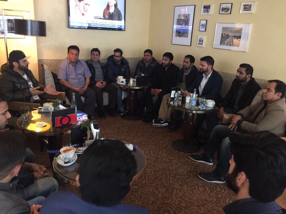 AB_Bugti's tweet photo. Baloch leader Nawab Brahumdagh Bugti met party activists held discussion after the campaign. #BRPAtUN https://t.co/di4sXTDa2u