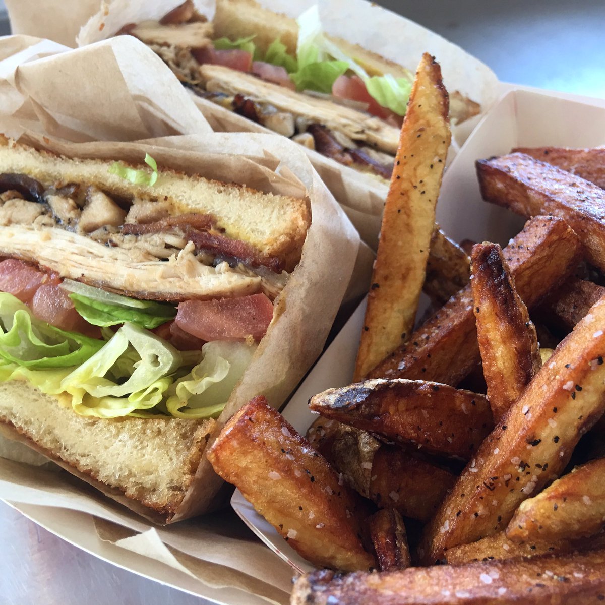 piledhighokc's tweet photo. Lunch today is at 5th &amp; Broadway in downtown OKC from 11:30a-2p! Will be posting the rest of this weeks schedule later today! https://t.co/2XQxCcCL13