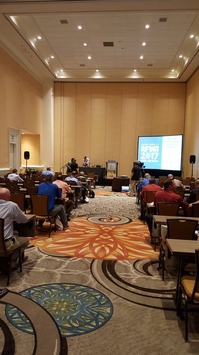 DickensJuliette's tweet photo. Jon Ahrendt with Bloomin' Brands discusses #facilities with #servicechannel at #rfma2017 https://t.co/91WYO1fk7U