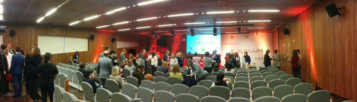 BrosGroup's tweet photo. Estamos en directo en los Premios EJE&amp;CON al talento sin género 2017 #talentosingenero https://t.co/iQysGUmEYT