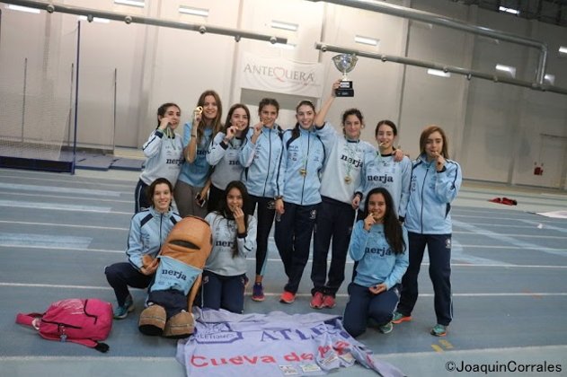 Las hermanas Moreno brillan en el andaluz de pista cubierta con un oro y una plata. deporteselejido.com/atletismo/0703…