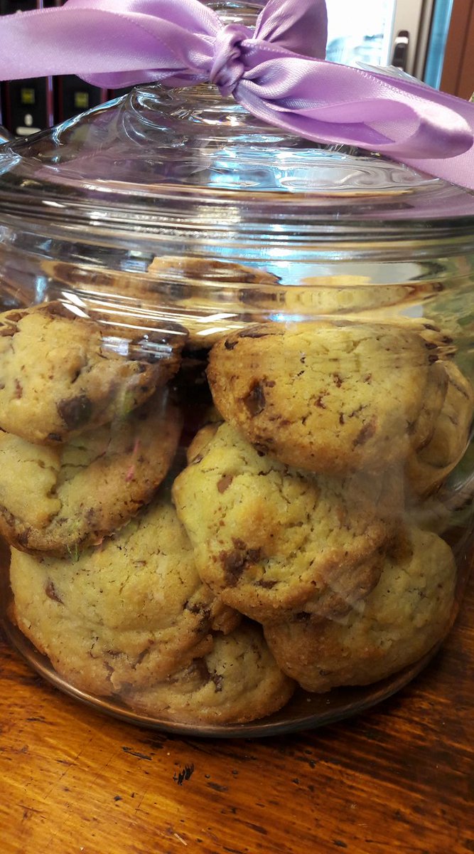 ORONEROfirenze's tweet photo. #cookies #milk_chocolate and #almond - cookies #cioccolato_al_latte e #mandorle #oronero_firenze #novità https://t.co/Lsepuh9cPb