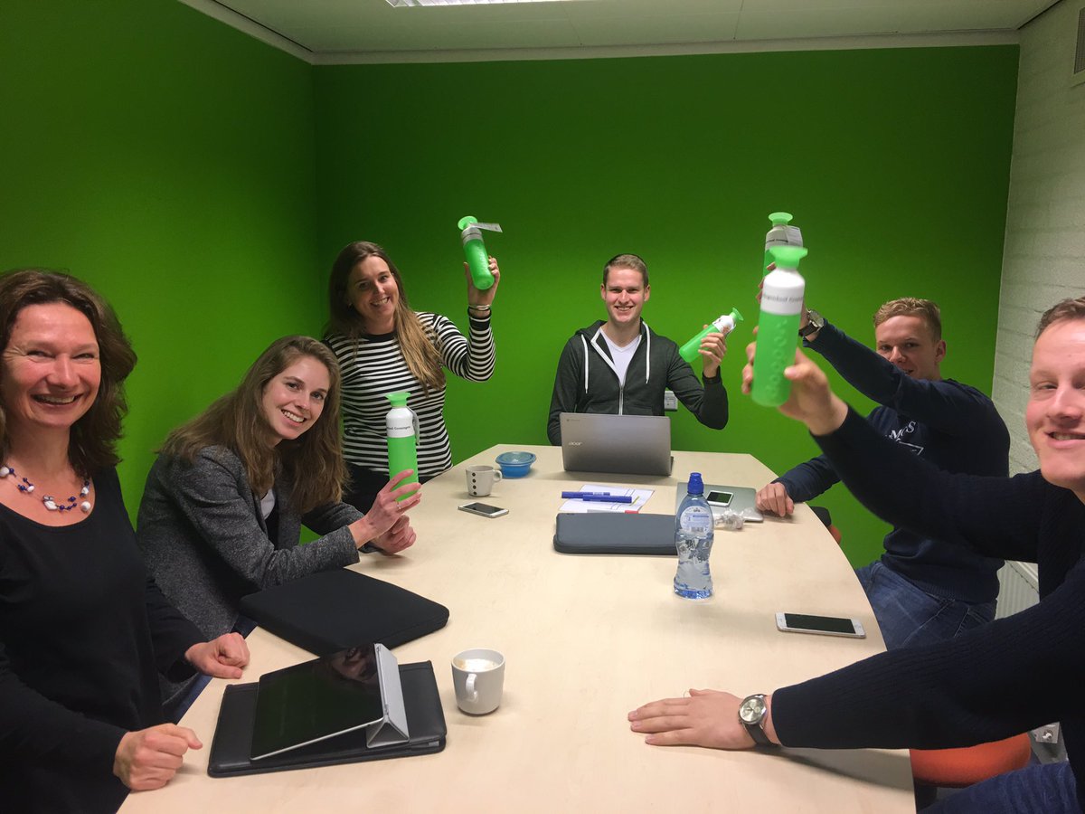 josv20's tweet photo. De groene doppper! #thegreenquest @janine_brons #studententeam @hanze #duurzaam https://t.co/Uk4NY6BZgJ