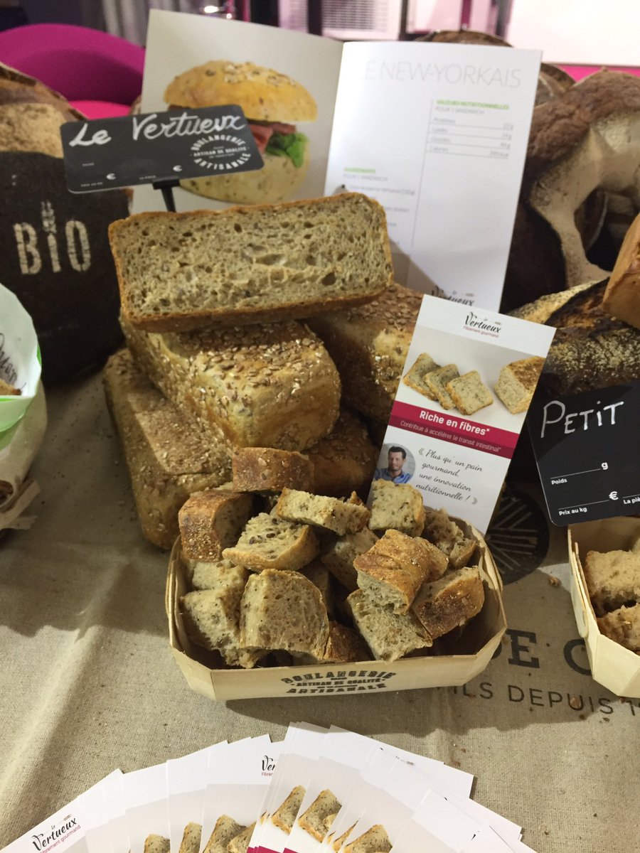 MFamiliaux's tweet photo. Les #moulinsdechars sont présents au salon @panifour_
Découverte, présentation et dégustation de #LEmotion ,#LeVertueux ,#ArtisanBio 👌 https://t.co/iBjfXo17al