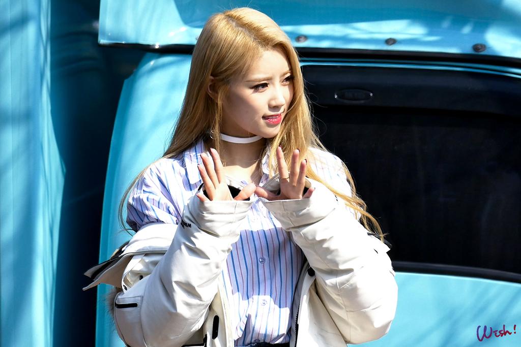 wish523944's tweet photo. 170304 음악중심 미니팬미팅 
#러블리즈 #Lovelyz #이미주 #미주 PART3 https://t.co/PxJhg8njBK