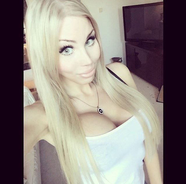 bimboslover's tweet photo. @BustyLolaLive dream doll #Bimbosarebetter #Botox #plasticperfect @Gurdjieff18 @GlamourBarbies @pornotetonas1 @tp2003_tom @Cetvrtiput https://t.co/IEJurn2Y7Y