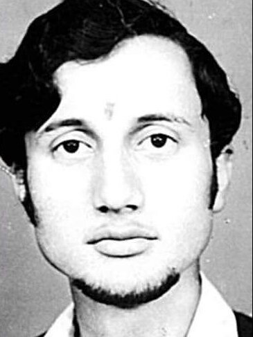 happy bday to gem and most versatile actr or indn film industry . ANUPAM KHER sir. 