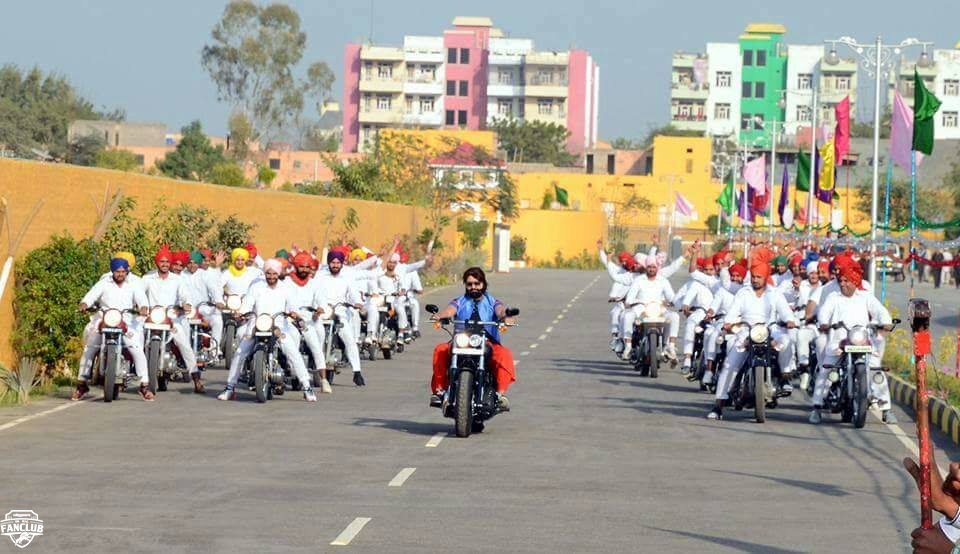 DrMSGfc's tweet photo. #JattuEngineer coming soon! till then #HKNKJAllOver 😄😄 https://t.co/71KKoRCHtb
