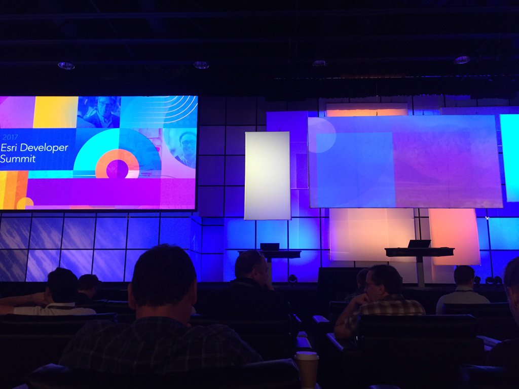 gisdev_km's tweet image. Front Row scramble, some of the best seats in the house. Good luck #DevSummit presenters! Hype music keyed up for @odoenet and @yanncabon