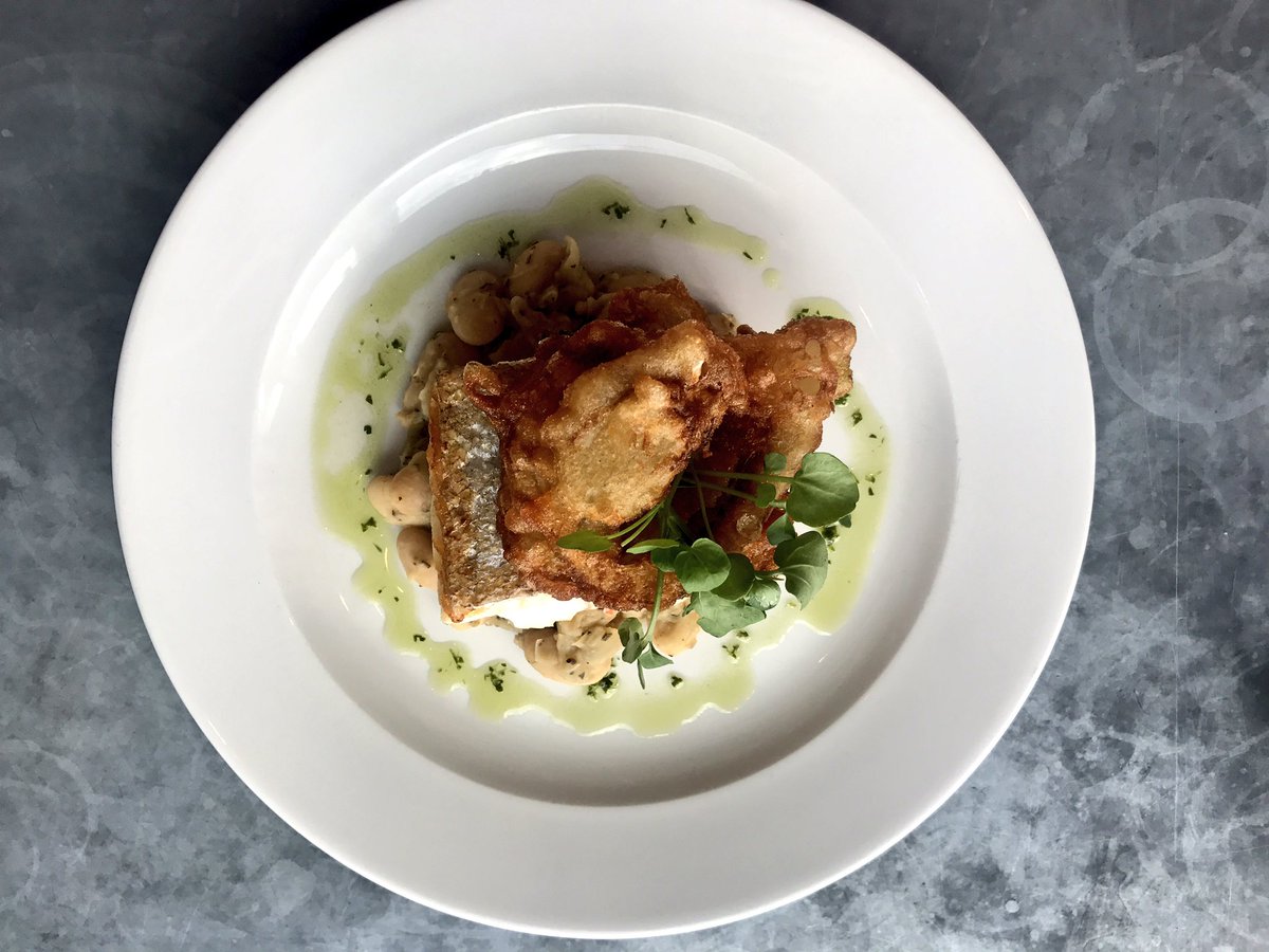 OysterShed's tweet photo. Not sure what to do for supper tonight? Why not join us for one of chefs yummy treats right on the river 😋! @GeronimoPubs https://t.co/0HEFKyHLTv