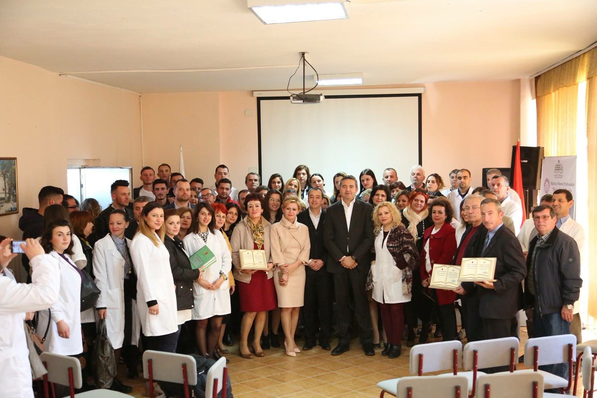 "Per heronjte e heshtur" Besimi im tek ju është po aq i madh sa juaji tek arsimi profesional! Gëzuar 7 Marsin⚘.#UnezgjedhArsiminProfesinal