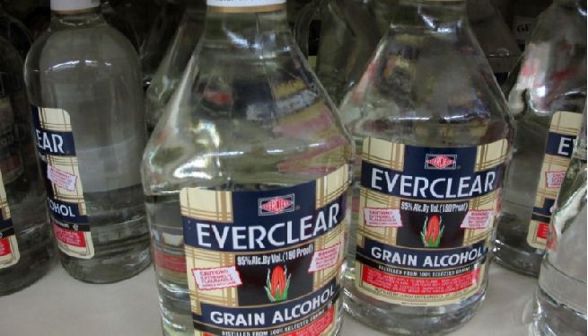 wmalnews's tweet photo. Virginia joins 48 other states in allowing the sale of Everclear in liquor stores https://t.co/owYMv1jV1T #151proof https://t.co/FnainZsx0U