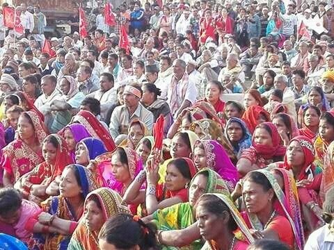 prem_gunj's tweet photo. यी मधेसी थिएनन्  । किनकी यी एमालेको कार्यक्रममा आएका हुन । https://t.co/ehggRAdHgh