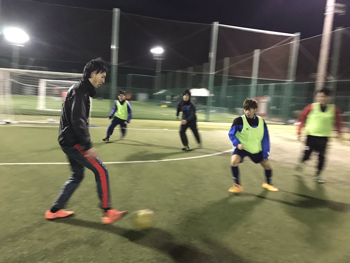 fc_unify_2015's tweet photo. 3月 第1回目の活動お疲れ様でした！
色々ハプニングもありましたが、
寒い中、楽しく2時間やりきりました♪
次回の活動は…
#3月21日 #朝霧 #多目的広場
#20時〜
興味のある方気軽に遊びにきてください😊
#FC・UNIFY #一つになる 
#フットサル #⚽️ https://t.co/bVkM6HK16v