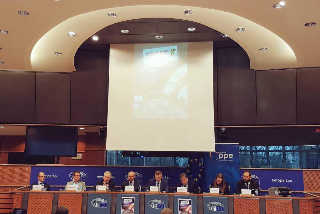 SportsRightsOC's tweet photo. SROC Chairman, Mark Lichtenhein, discusses impact of #DSM copyright reform on territorial licensing and contractual freedom @sportintergroup https://t.co/1GyyVgCf2h