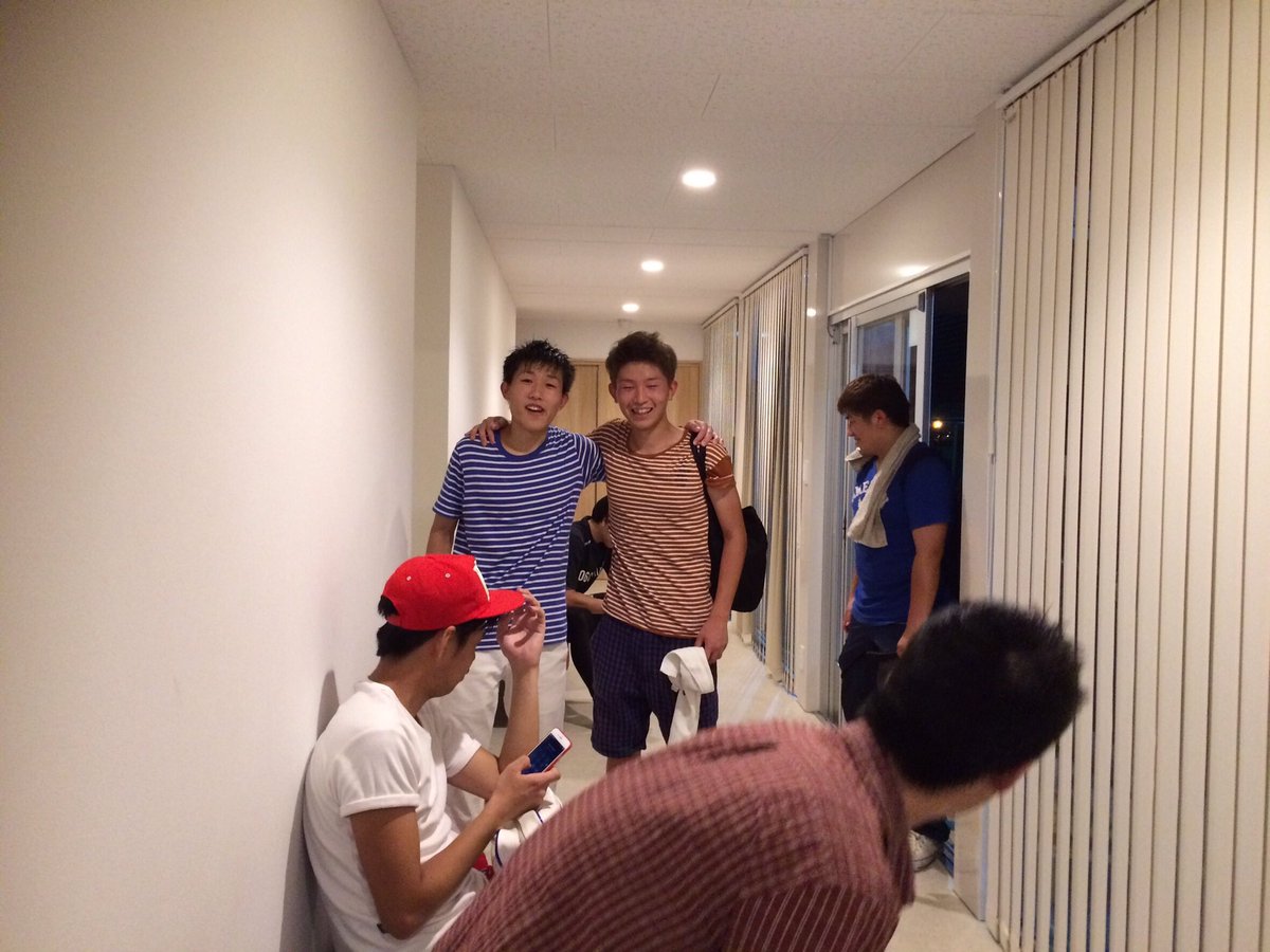 fc_unify_2015's tweet photo. ���日で卒業のメンバーもいました。
昨年の5月〜と短い間でしたが
ドリブルの正確さ、素早さなど一際目立つプレーでみんなに刺激を与えてくれた存在でした。
これから環境が変わり忙しいでしょうがまた時間があれば是非、遊びにきてくださいね🍀
中村勇哉くんお疲れ様でした！
#FC・UNIFY https://t.co/rfR42tF5he