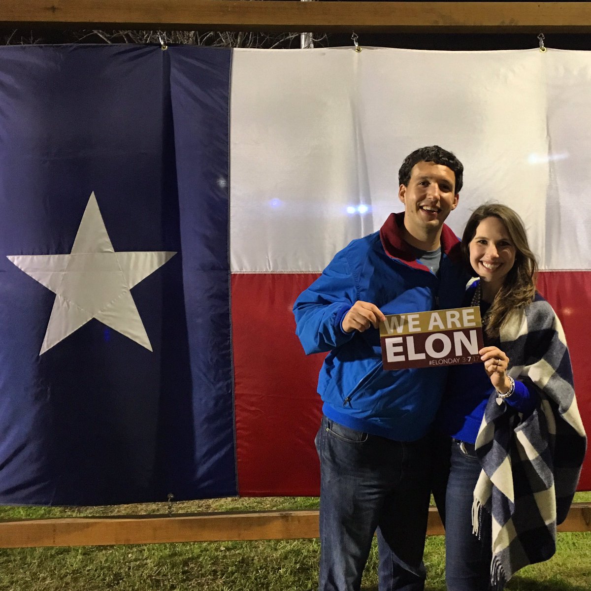 Elise__Lake's tweet photo. Wishing the @elonuniversity community a happy #ElonDay from the Lonestar State! We give to #Elon for all it has given us. #LongLiveElon https://t.co/rDobovoCZF
